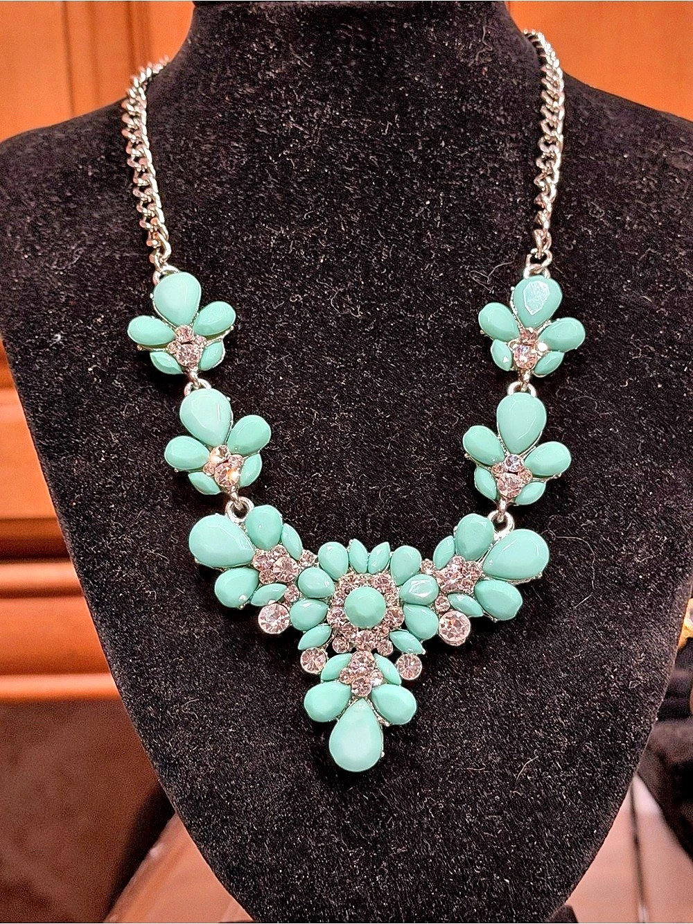 Crystal Avenue Crystal Statement Necklace in Green and Crystal Stones NWT